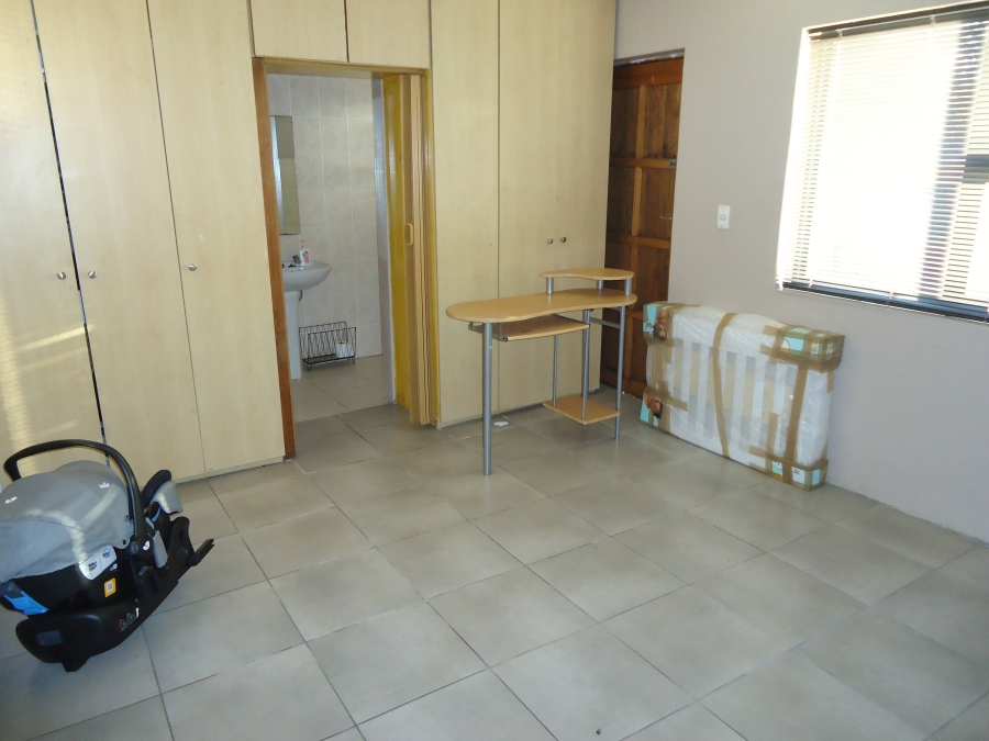 To Let 3 Bedroom Property for Rent in Plumstead Western Cape